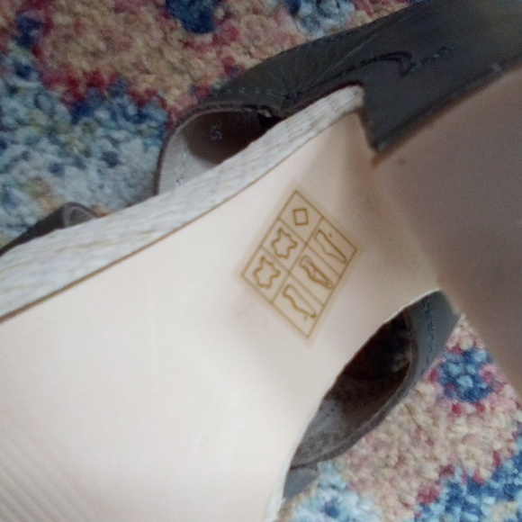 Vintage Criss Cross  Platform Leather  Wrapped Heel Sandals - Picture 9 of 16